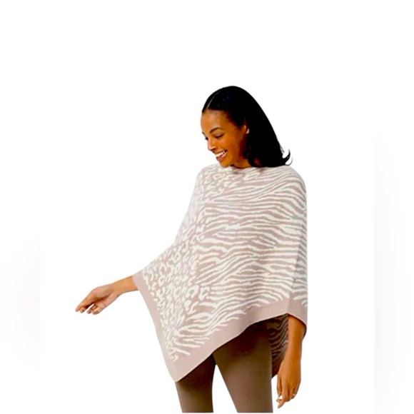 Barefoot Dreams Pink and White Animal Print Poncho - Picture 1 of 4